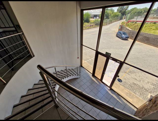 2,315M² WAREHOUSE TO LET IN GERMISTON INDUSTRIAL